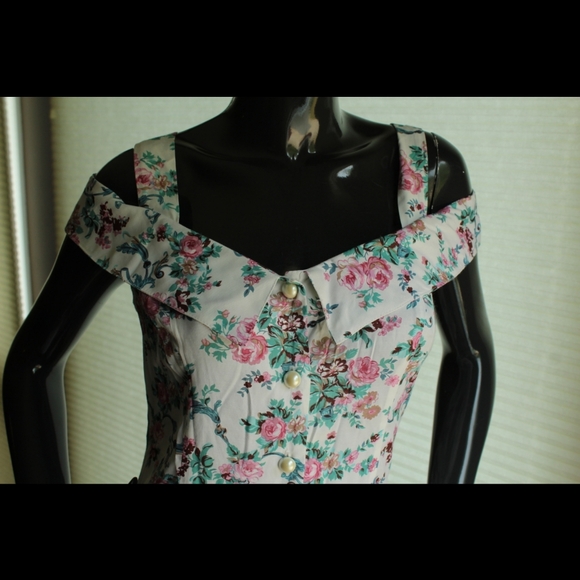 Vintage emblem floral dress - Picture 4 of 9
